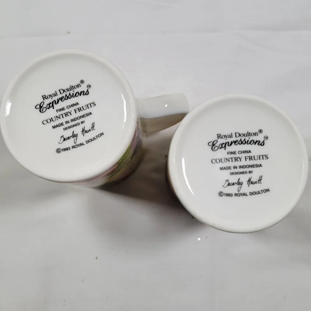 Bone China  2 Mugs Country Fruits by Royal Doulton Expressions, England 1993